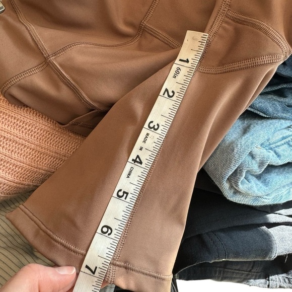 ATHLETA Ultimate Stash Pocket 7" Bike Short High Rise Workout Brown Women's XS - Picture 4 of 6